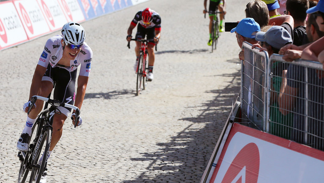 Giro d’Italia: Jungels blijft in het wit na aankomst op Oropa