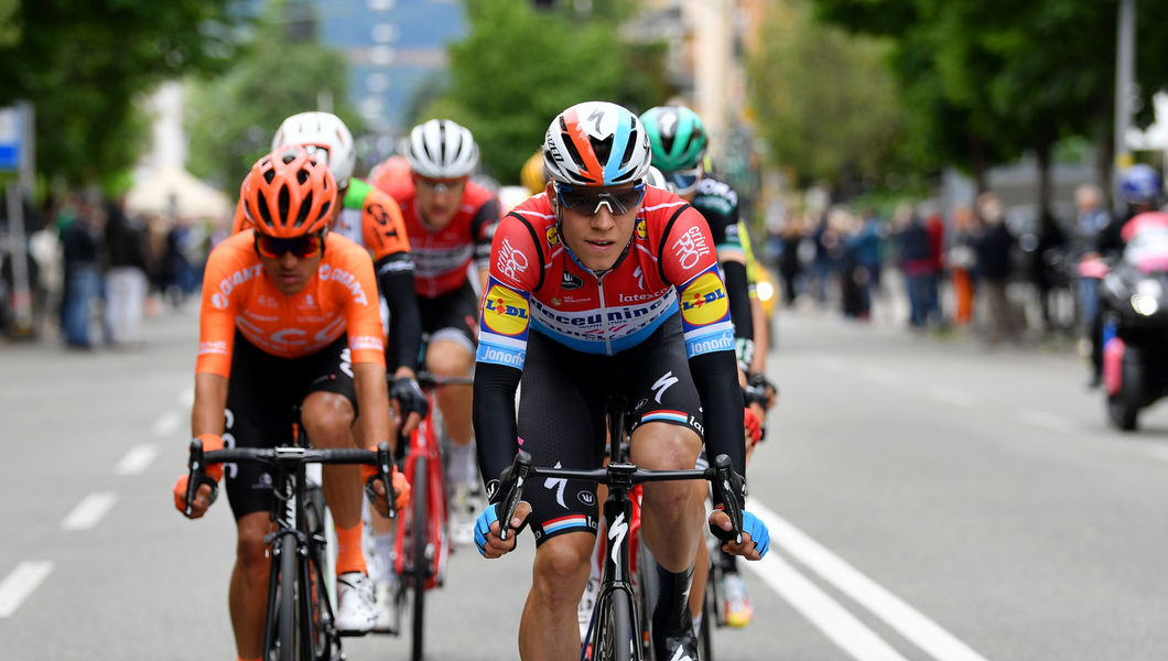 Bob Jungels rides into the break on Giro d’Italia stage 17