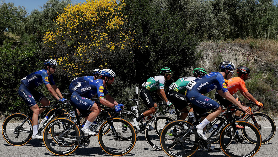 Steile aankomst herschikt klassement in Vuelta a Andalucia
