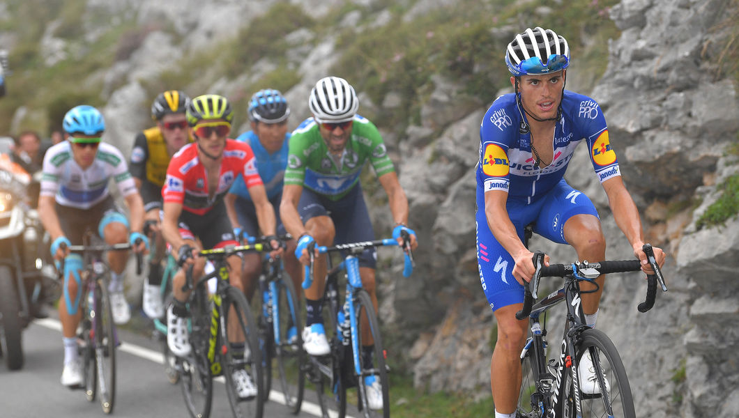 Enric Mas rides onto Vuelta a España podium