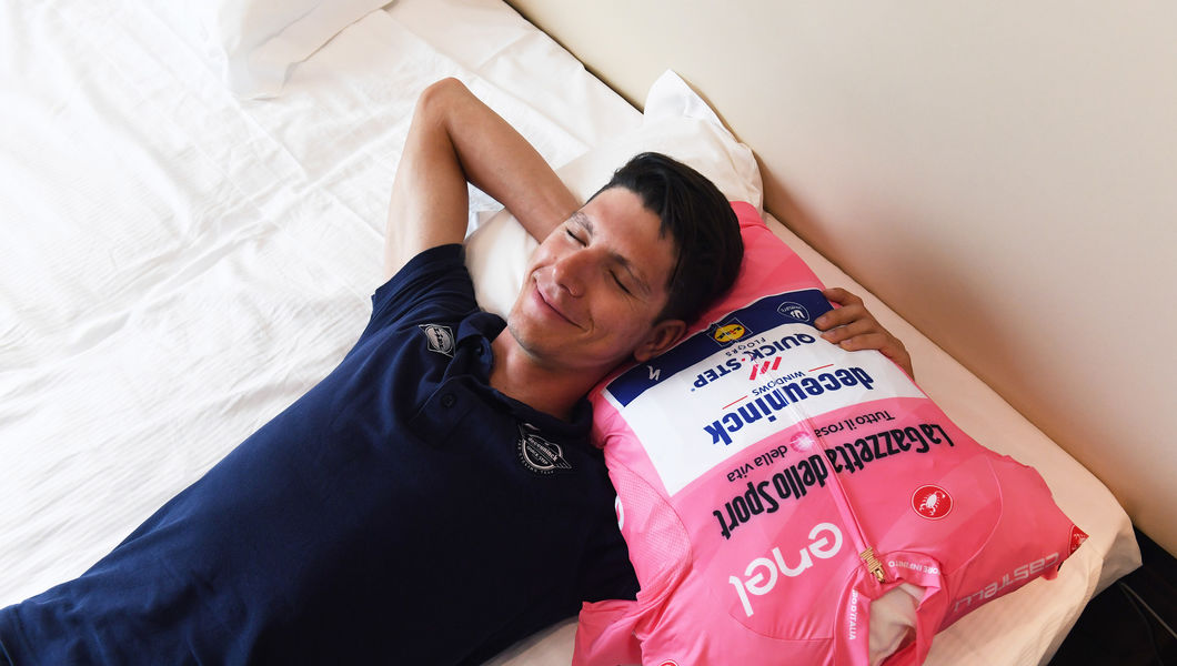 Giro d’Italia: roze blijft om schouders Almeida