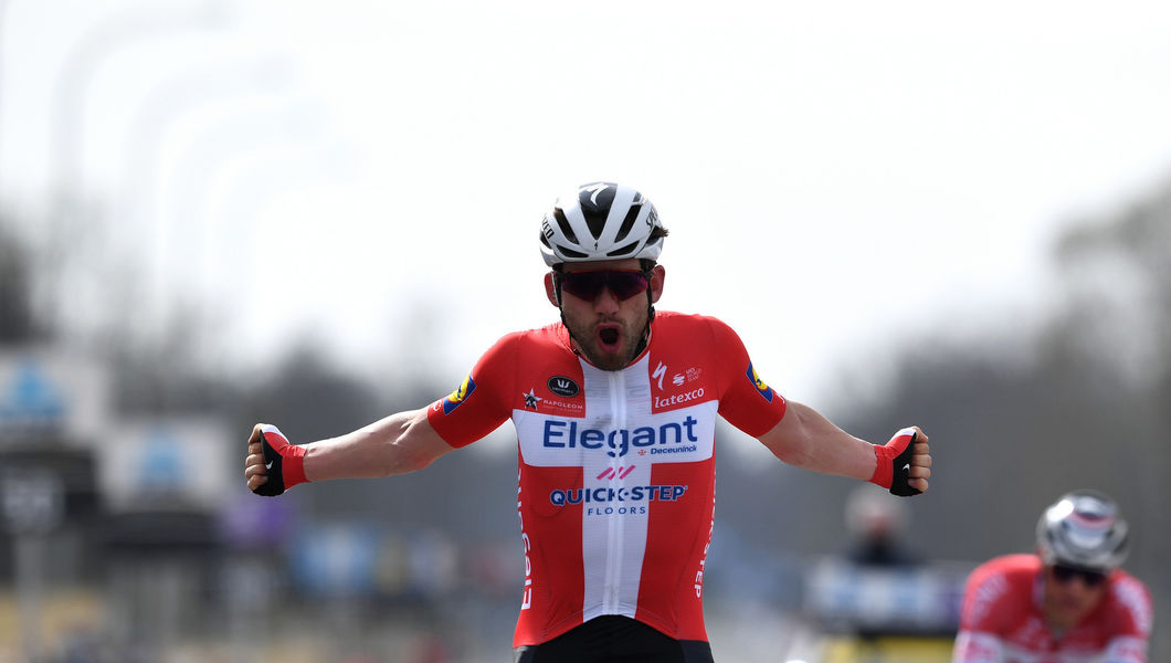 Kasper Asgreen schrijft Ronde van Vlaanderen op zijn naam