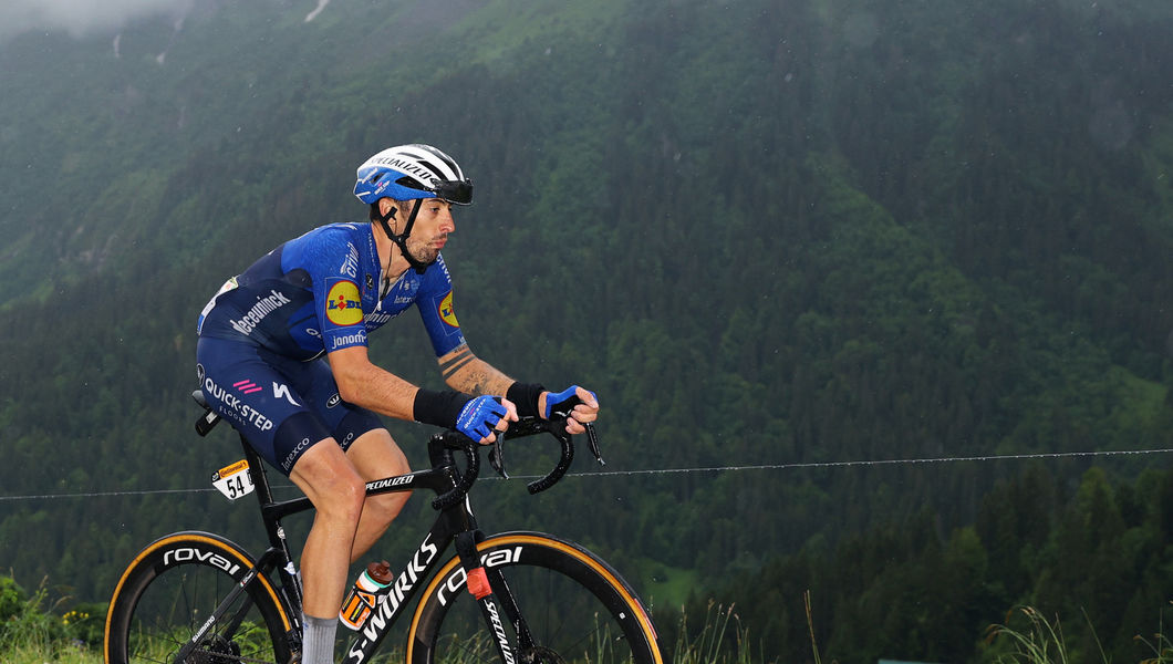 Cattaneo rides to first Tour de France podium