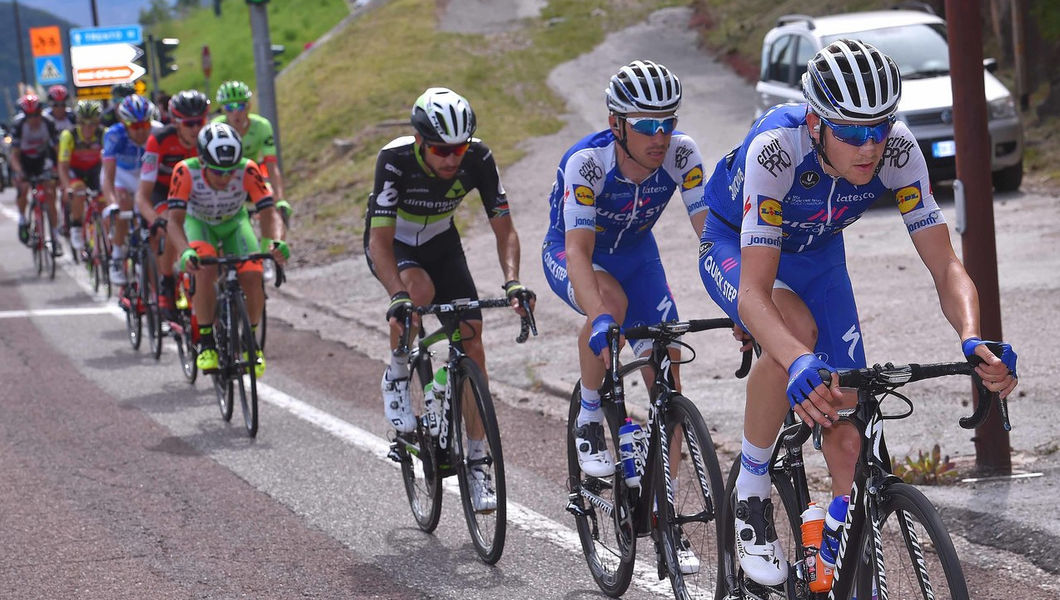 Giro d’Italia: De Plus en Devenyns in kopgroep rit 17