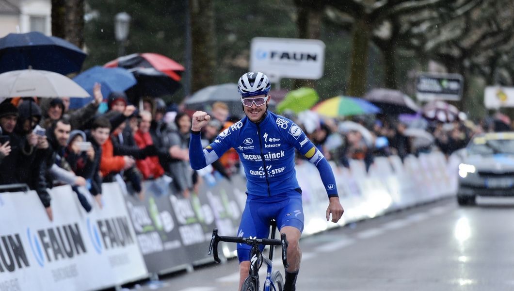 Cavagna braves the rain and the cold to win Ardèche Classic