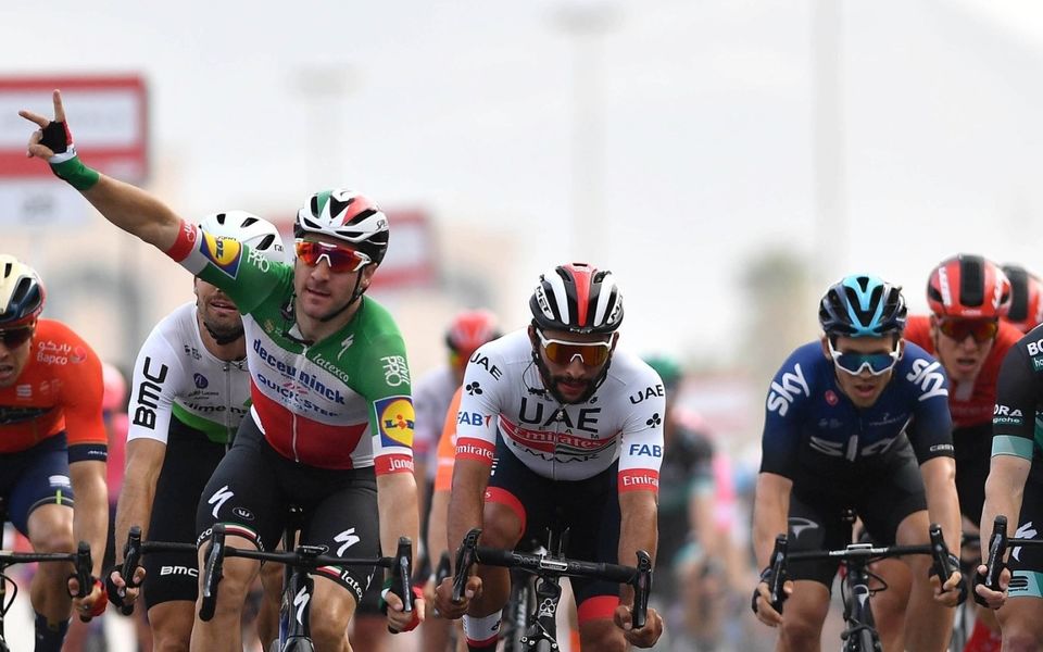 UAE Tour: Elia Viviani slaat toe in massasprint
