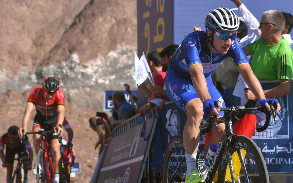 Viviani retains blue jersey in frantic uphill finish