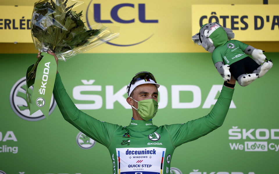 Tour de France: Alaphilippe verruilt geel voor groen