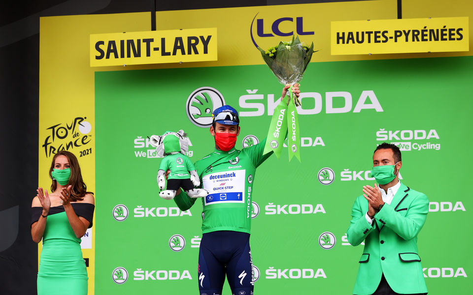 Tour de France: Cavendish blijft in het groen op Col de Portet