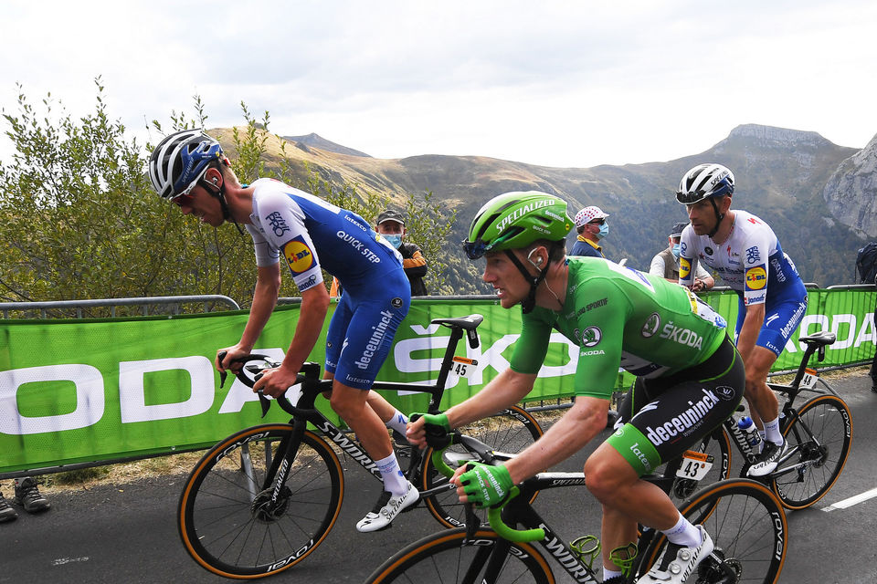 Tour de France: Sam Bennett retains green jersey on complicated day