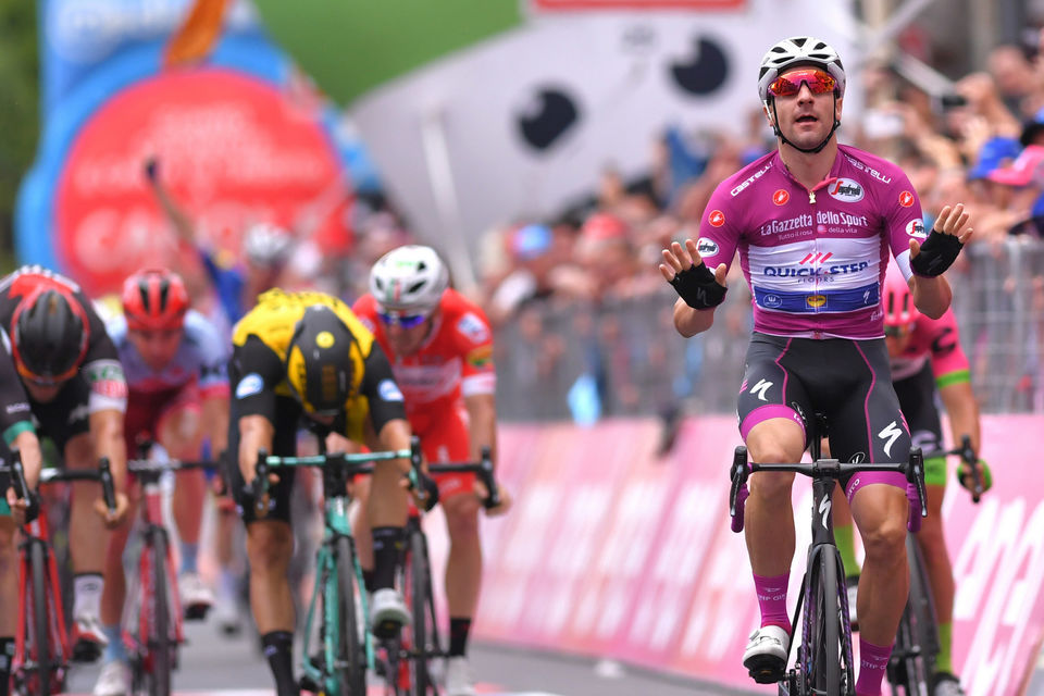 Viviani scoort hattrick in Giro d’Italia