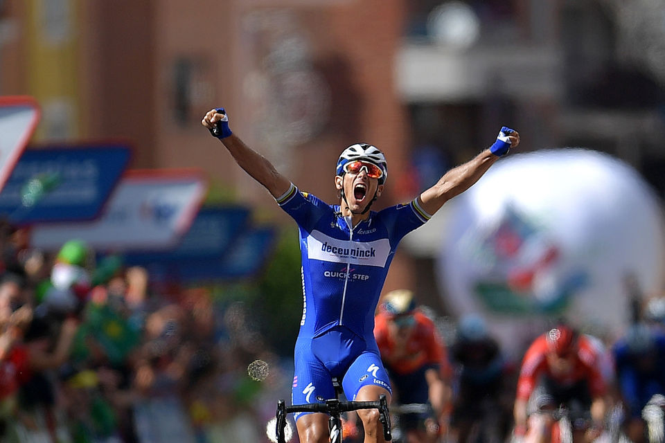 Vuelta a España: Gilbert finishes off Deceuninck – Quick-Step masterpiece in style