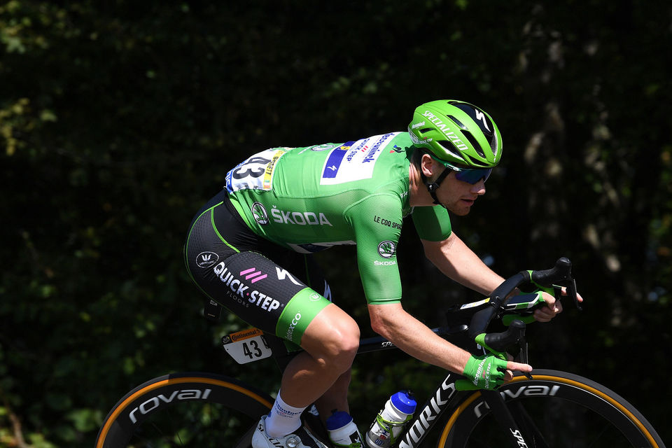 Tour de France: Bennett strengthens grip on green jersey