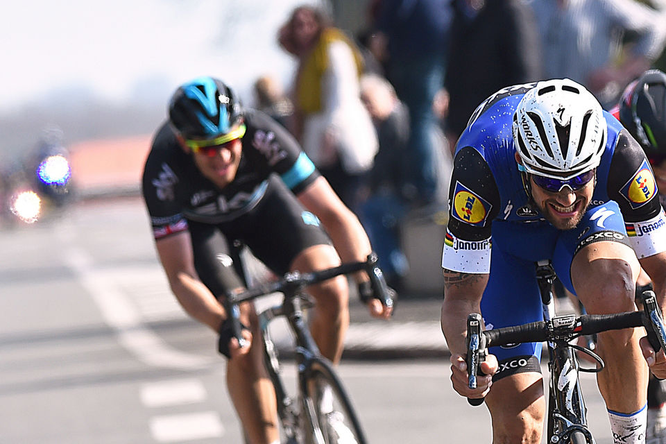 Tom Boonen grijpt net naast zege in epische Parijs-Roubaix